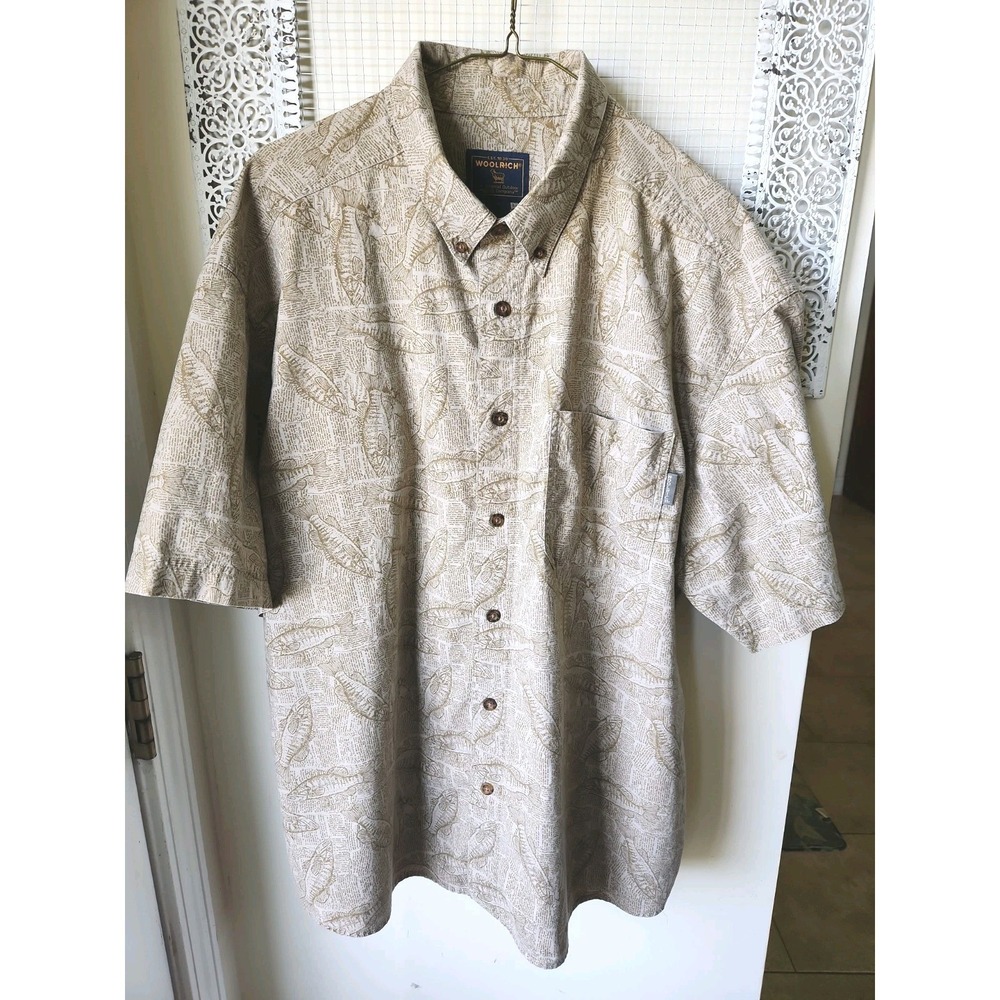 Vintage Woolrich Button Shirt Mens XL Tan Fish Newpaper Print Outdoors Camp Tan